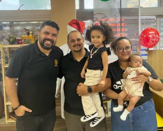 Pamela Oliveira e família