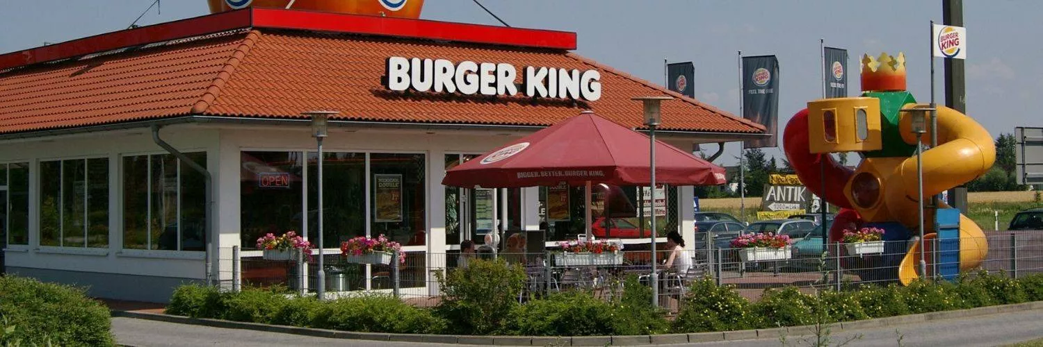 Rede de franquias de hamburger promete doar parte da receita para SUS