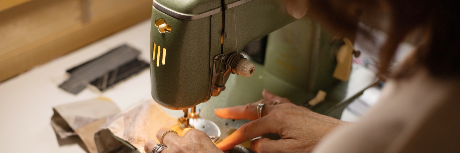 Por que a costura voltou a ganhar força em um mercado que exige autonomia, técnica e reinvenção