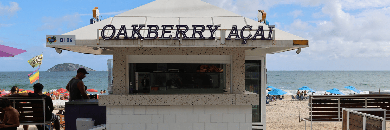 OAKBERRY reinaugura quiosque em Ipanema, no Rio