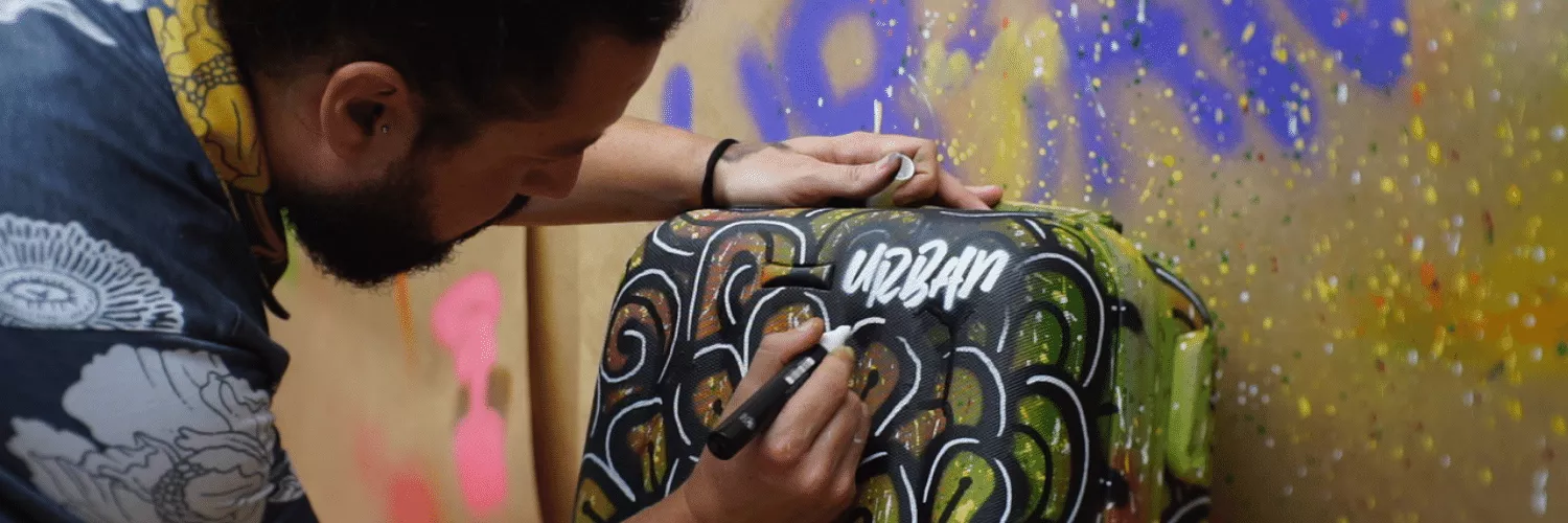 Ação Sestini Urban se aproxima do consumidor jovem com malas exclusivas criadas por artistas