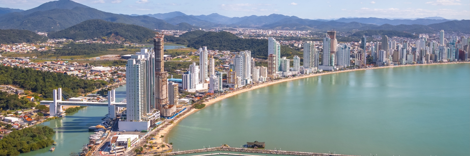 Conheça 10 franquias para abrir no litoral e faturar como cidade grande