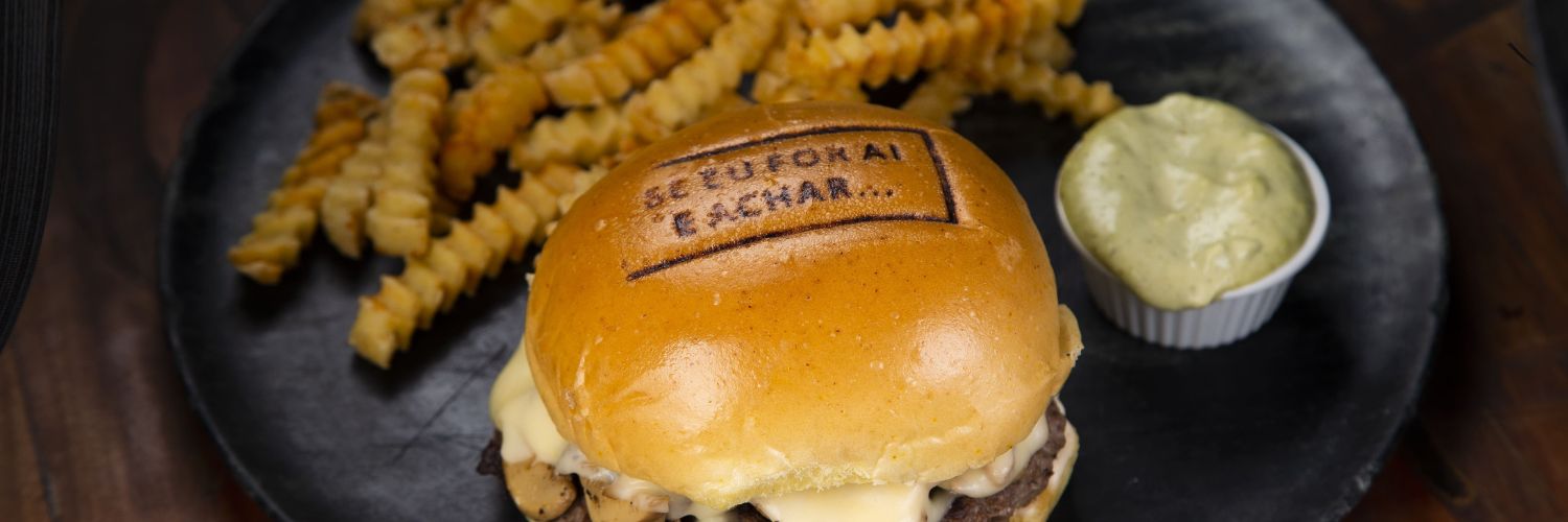 Com frases bem humoradas, Johnny Rockets tem ação para o mês das mães