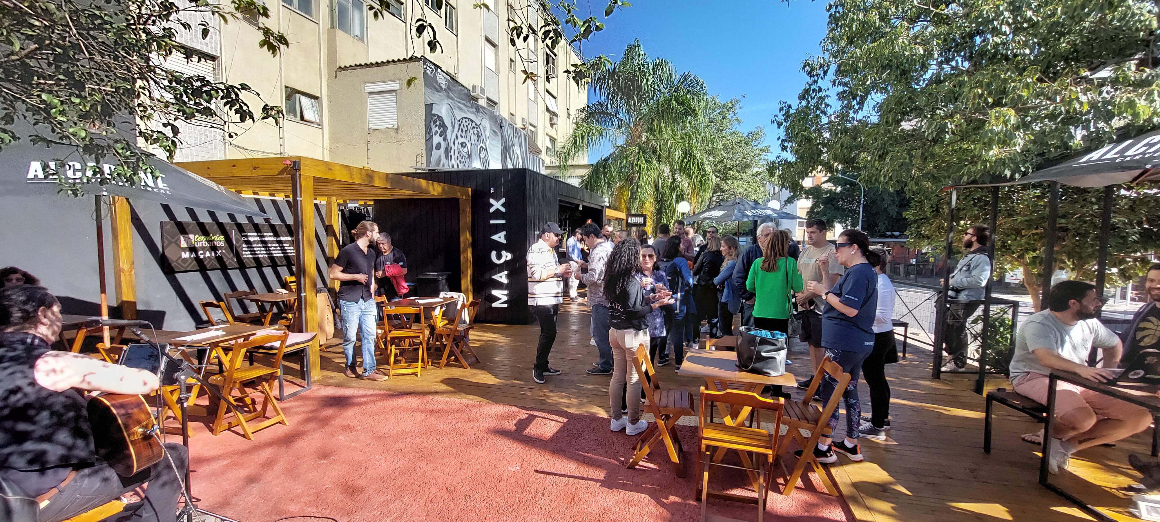 Maçaix inaugura o Primeiro Terrário Urbano em Porto Alegre, trazendo uma experiência única de açaí de colheita especial