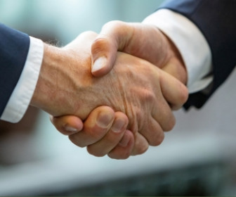 Amigos transformam afinidade em faturamento
