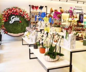 Boutique se destaca  no modelo de franquia da Giuliana Flores