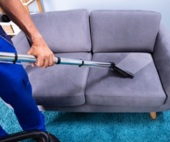 Omo Lavanderia amplia portfólio com serviço residencial de higienização de estofados e colchões