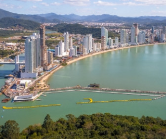 Conheça 10 franquias para abrir no litoral e faturar como cidade grande