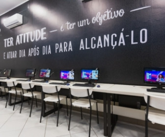 Microlins aposta em formação socioemocional para expandir no RJ