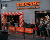 Popeyes distribuirá frango frito de graça no dia 1º de maio