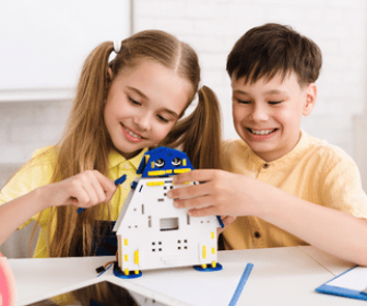 Ctrl+Play celebra 60 escolas de robótica pelo Brasil