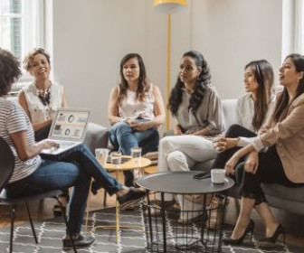 Magalu lança programa de benefícios para mulheres empreendedoras